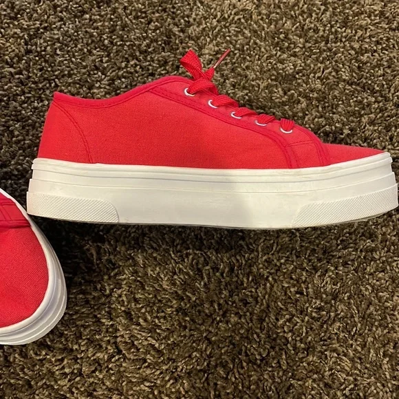 Wanted women’s shoes - Picture 2 of 4